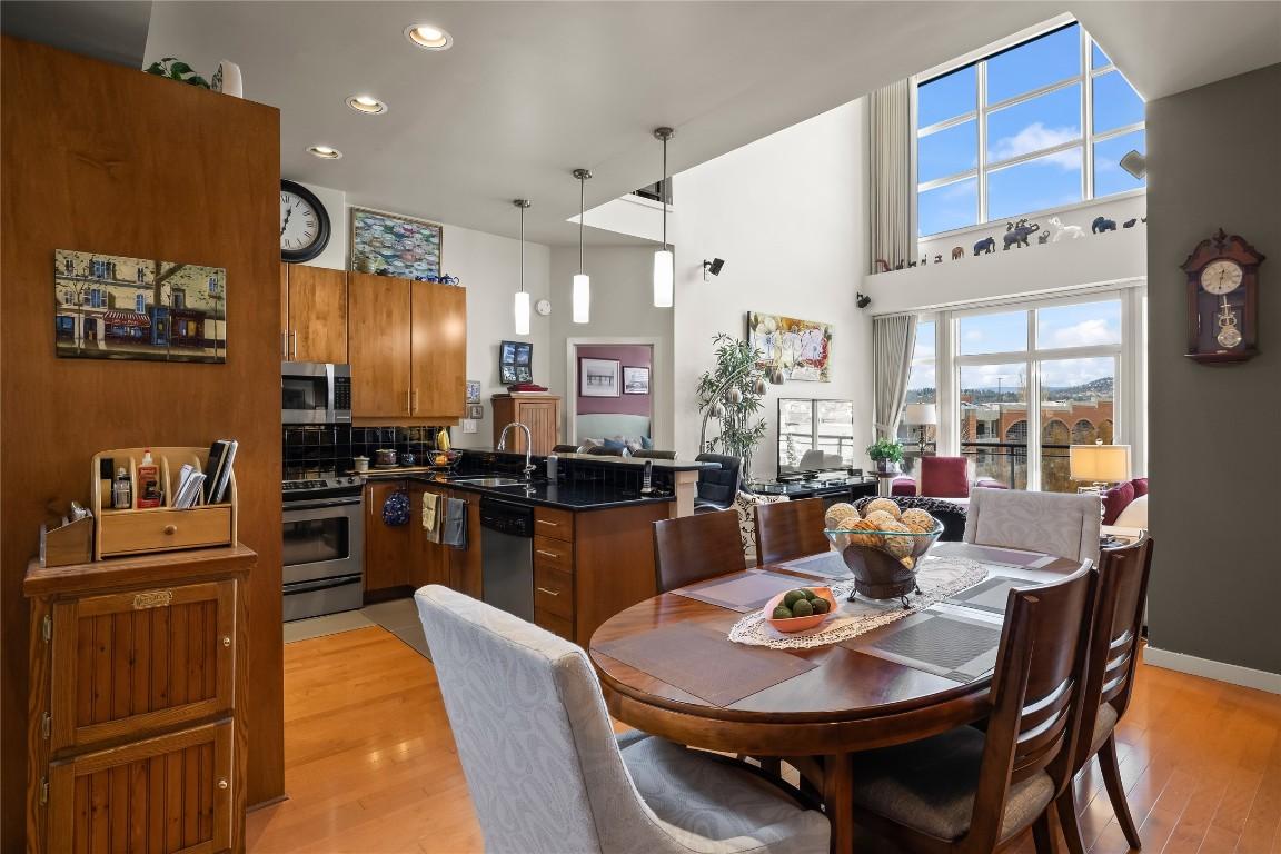 









1331


Ellis

Street, 423,
Kelowna,




BC
V1Y 1Z9

