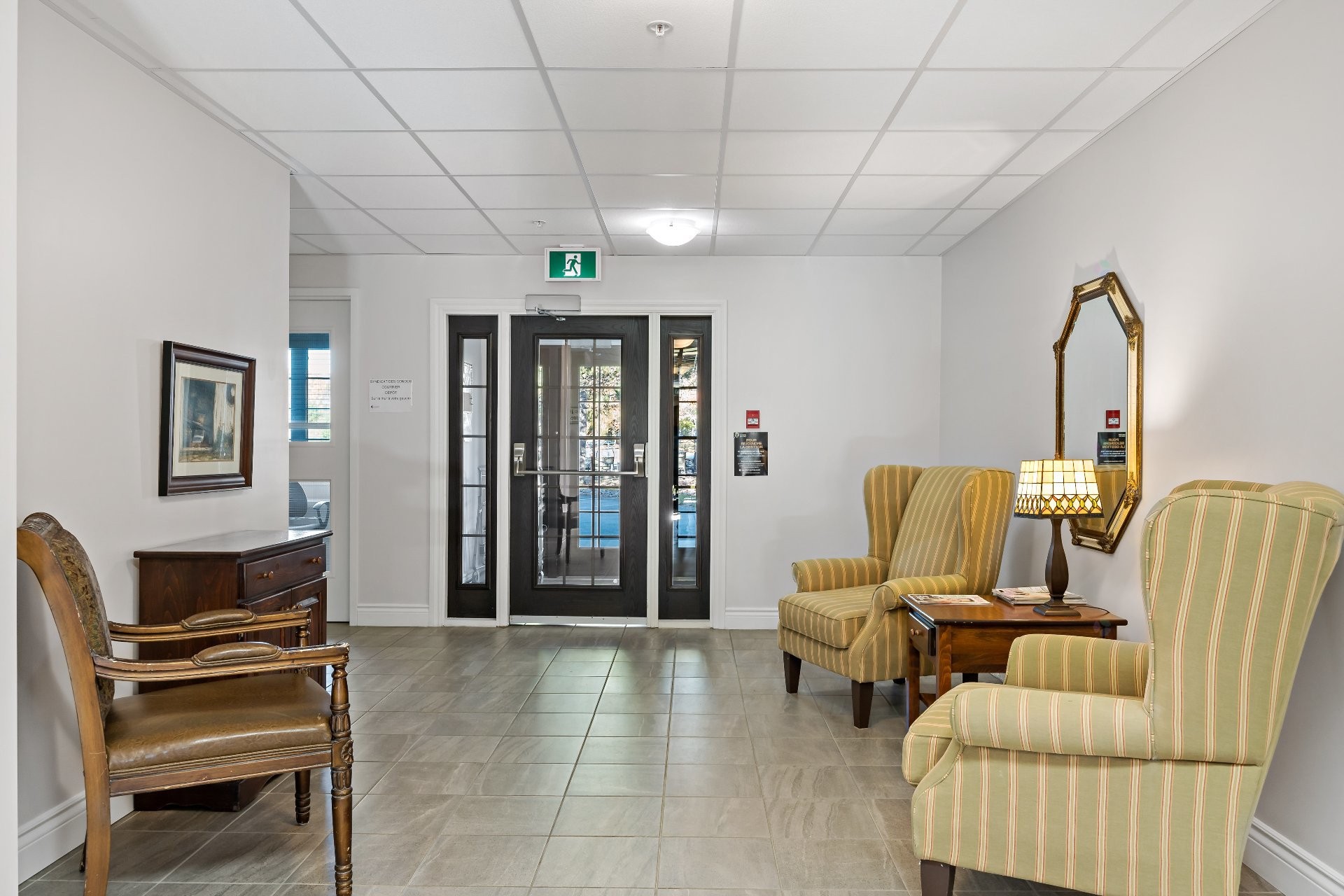 









1440


Rue Deguire

, 205,
Mont-Tremblant,




QC
J8E3C4

