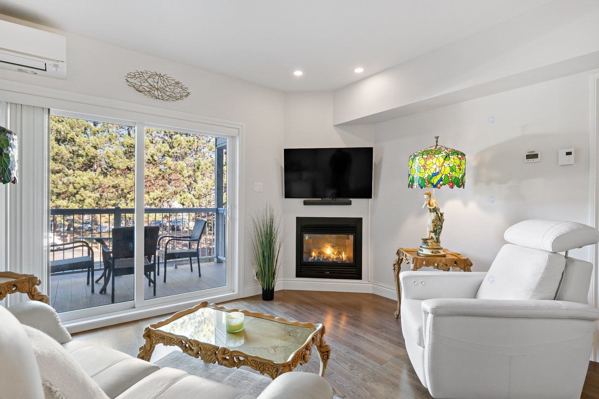 









1440


Rue Deguire

, 205,
Mont-Tremblant,




QC
J8E3C4

