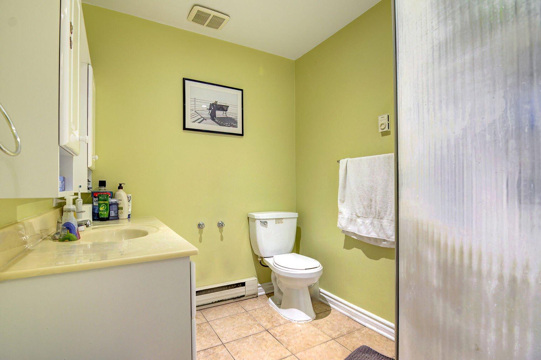 









10540

 - 10542


Av. Papineau

,
Montréal (Ahuntsic-Cartierville),




QC
H2B2A5

