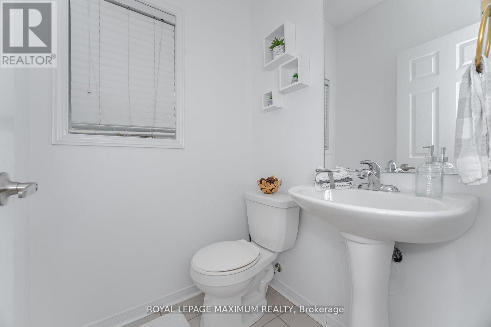 












58 GENTILE CIRCLE

,
Vaughan,




Ontario
L4H1G4

