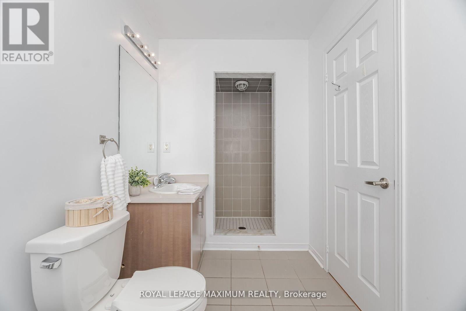 












58 GENTILE CIRCLE

,
Vaughan,




Ontario
L4H1G4

