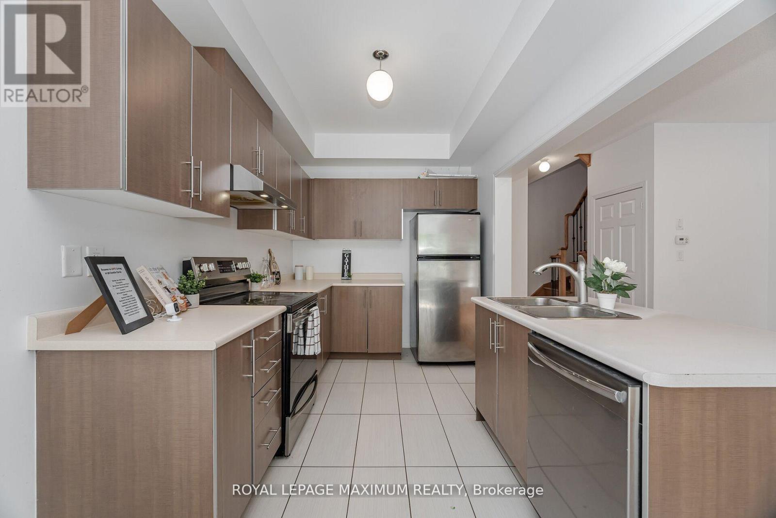 












58 GENTILE CIRCLE

,
Vaughan,




Ontario
L4H1G4

