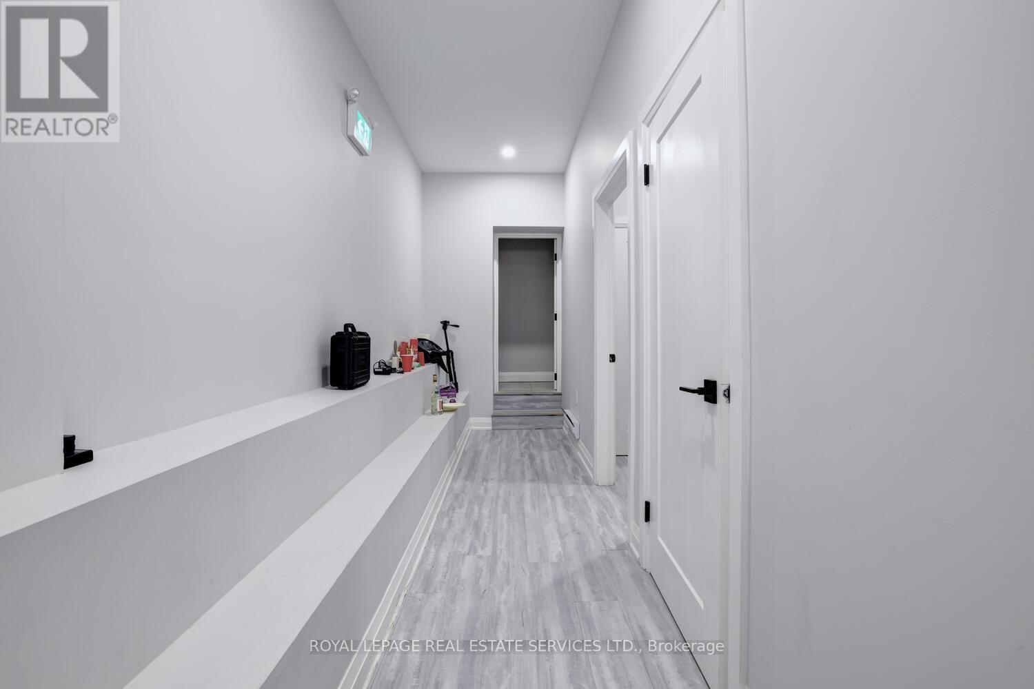 












894 COLLEGE STREET

,
Toronto,




Ontario
M6H1A4

