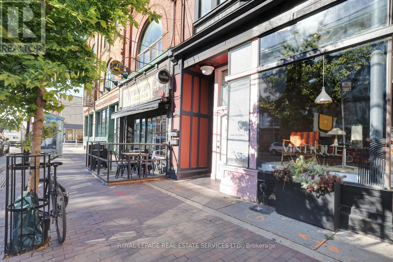 












894 COLLEGE STREET

,
Toronto,




Ontario
M6H1A4

