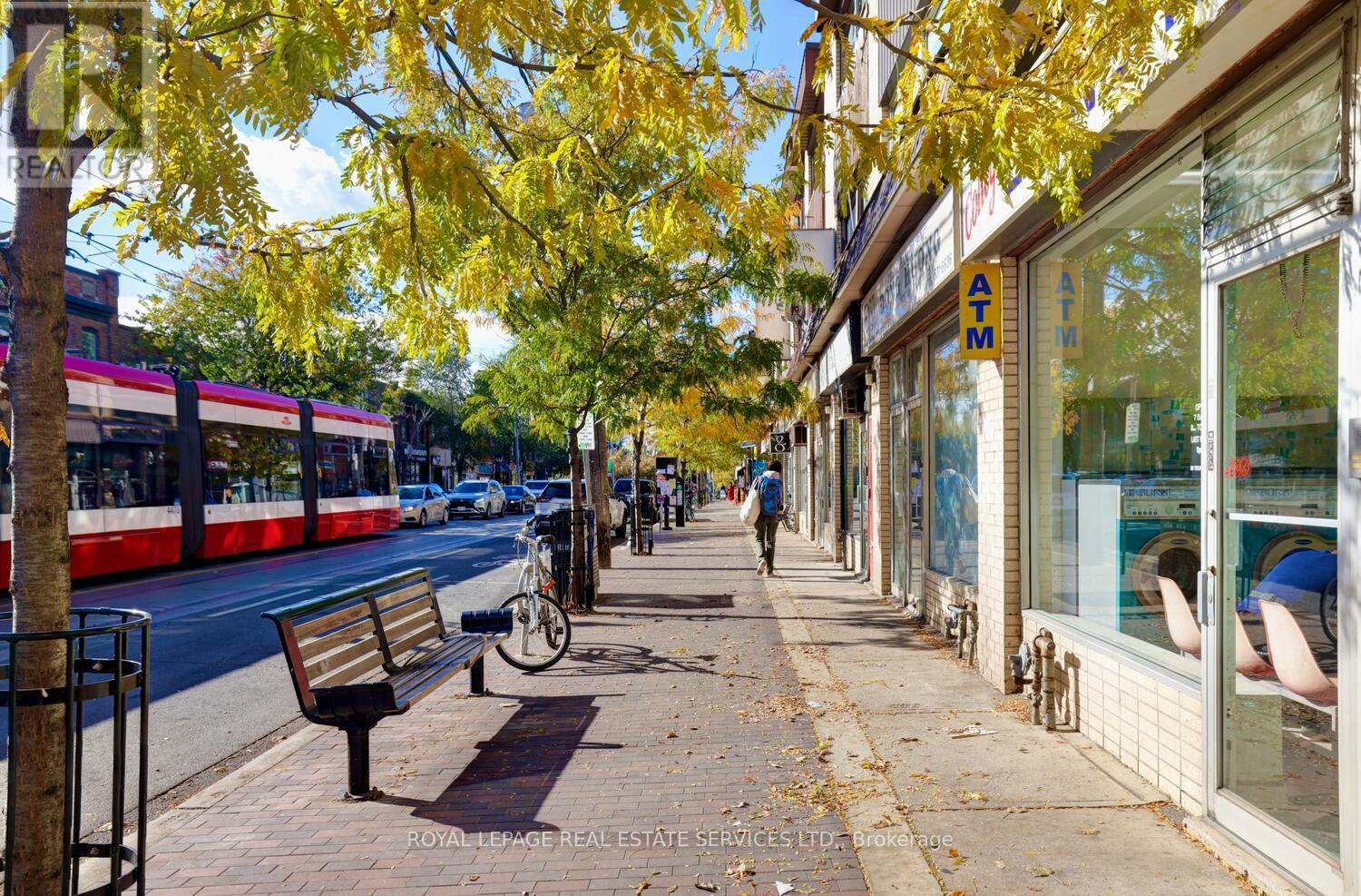 












894 COLLEGE STREET

,
Toronto,




Ontario
M6H1A4

