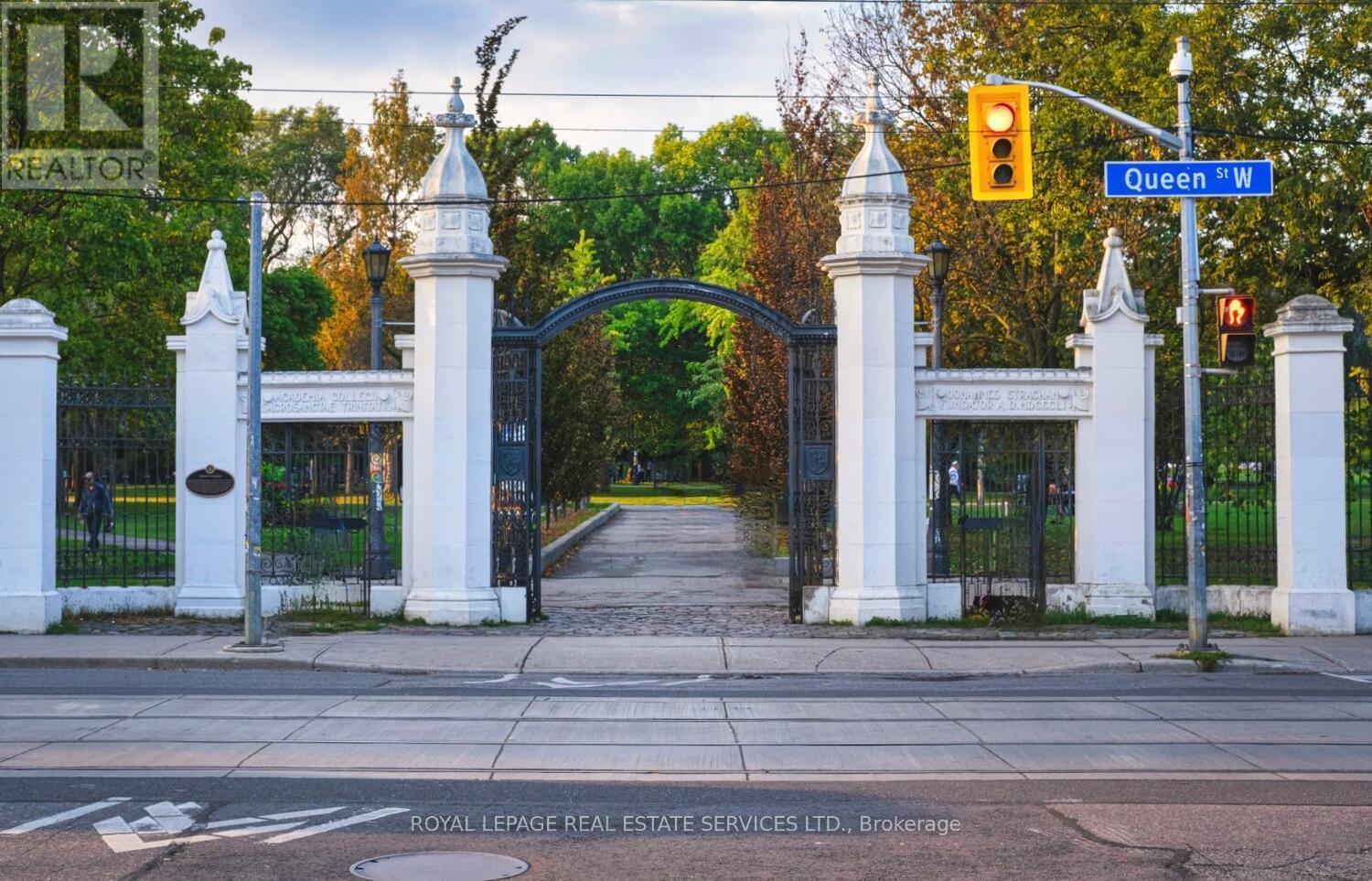 












894 COLLEGE STREET

,
Toronto,




Ontario
M6H1A4

