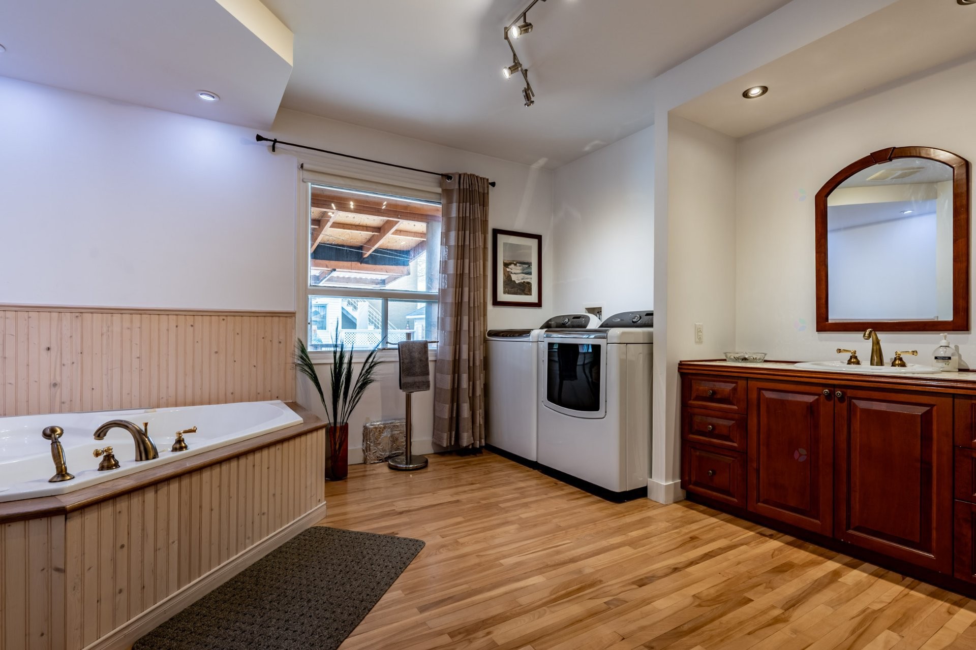 









235


Rue de la Madone

,
Trois-Rivières,




QC
G8T4Z2

