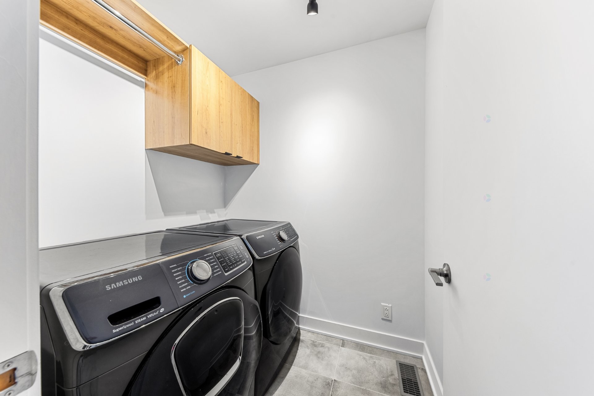









14


Place Boulay

,
Saint-Basile-le-Grand,




QC
J3N0C6

