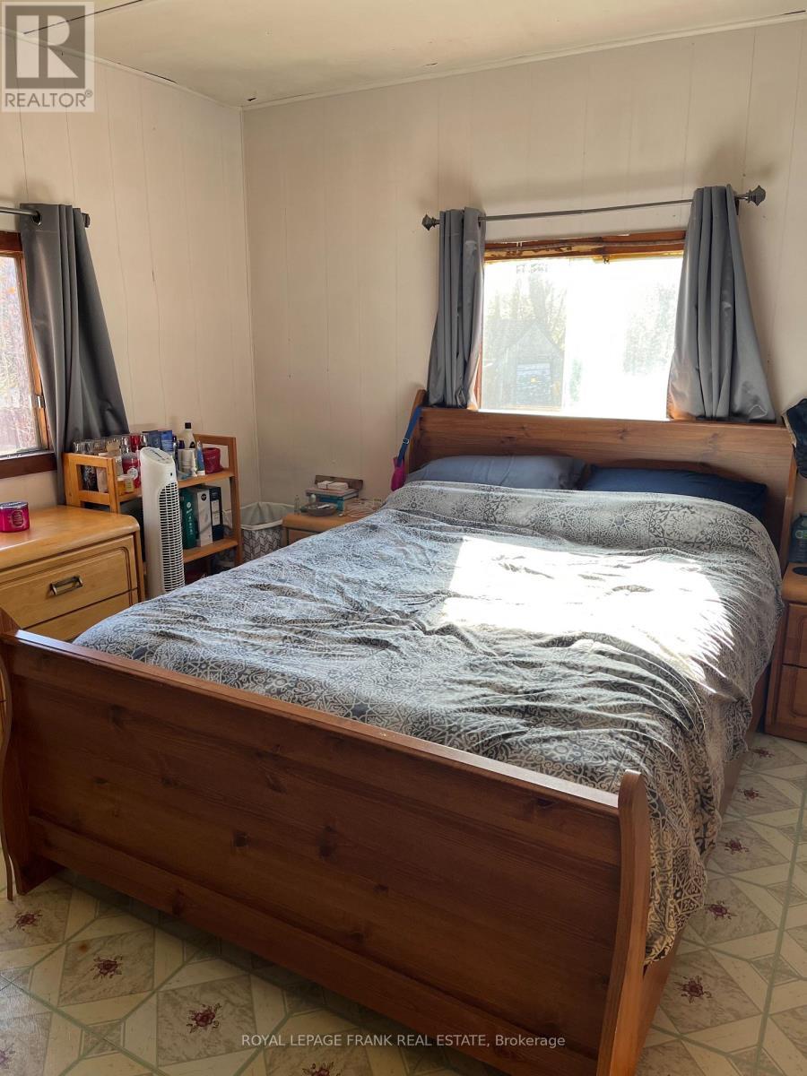 












27668 HWY 28

,
Faraday,




Ontario
K0L1C0

