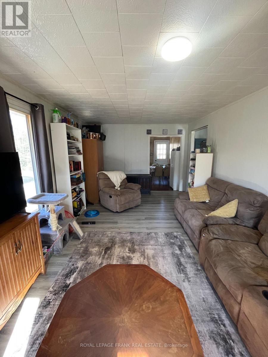 












27668 HWY 28

,
Faraday,




Ontario
K0L1C0

