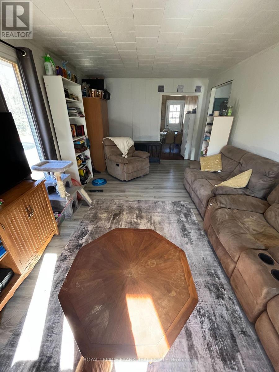 












27668 HWY 28

,
Faraday,




Ontario
K0L1C0

