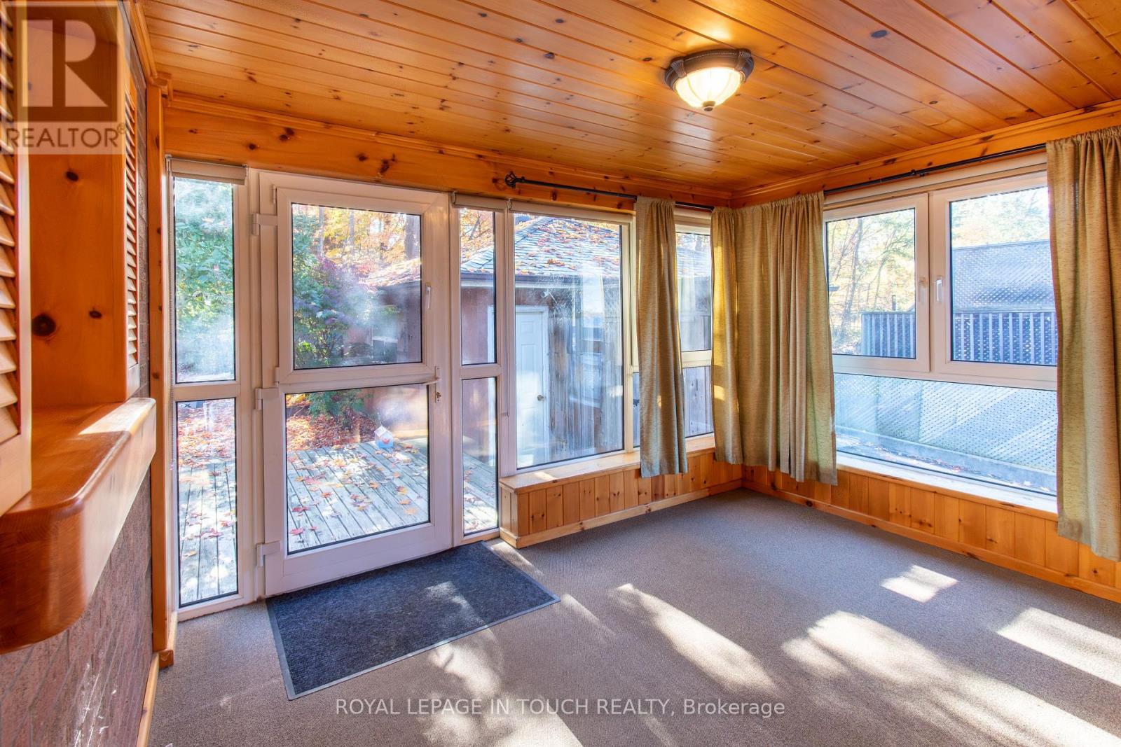 












21 ROBINS POINT ROAD

,
Tay,




Ontario
L0K2A0

