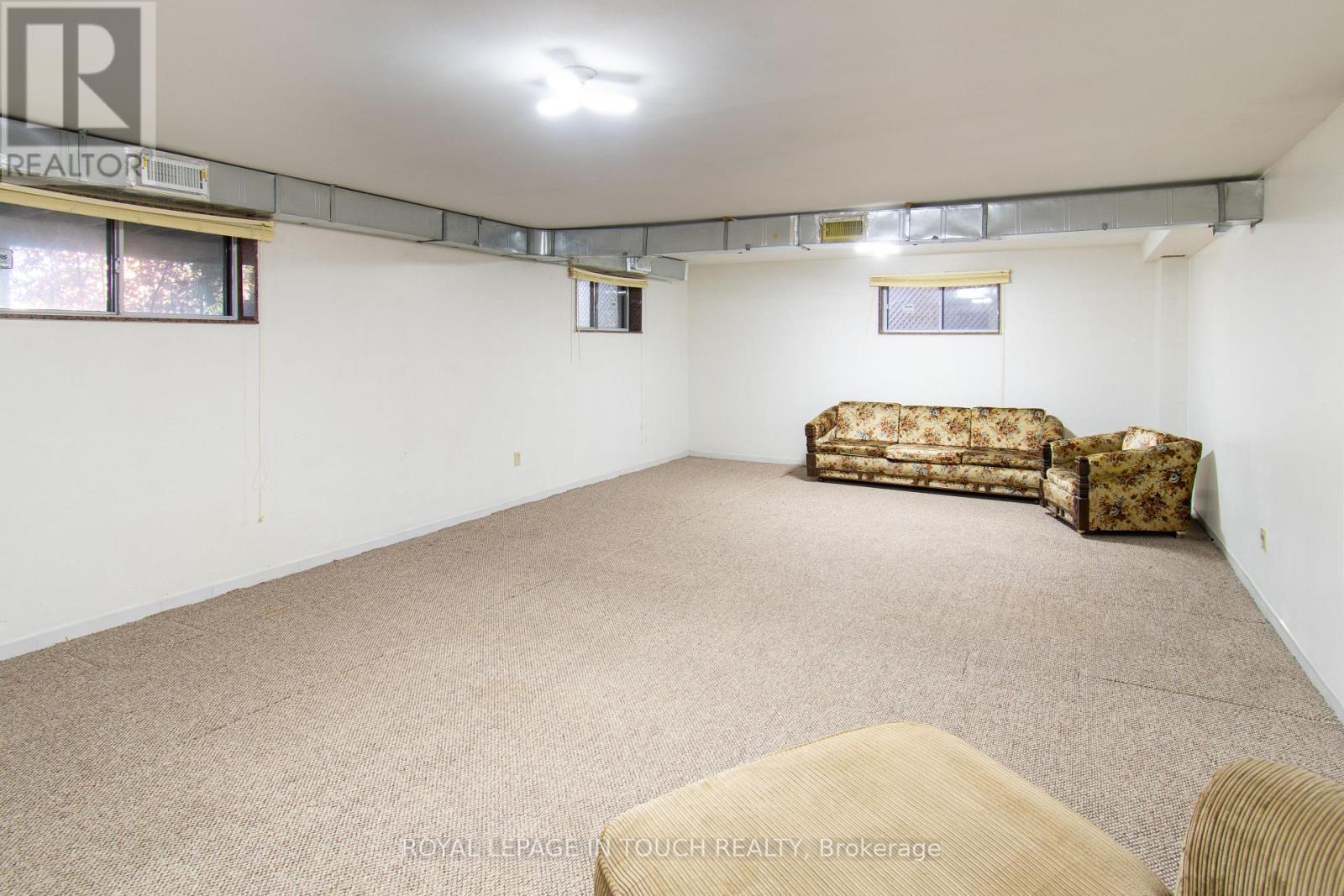 












21 ROBINS POINT ROAD

,
Tay,




Ontario
L0K2A0

