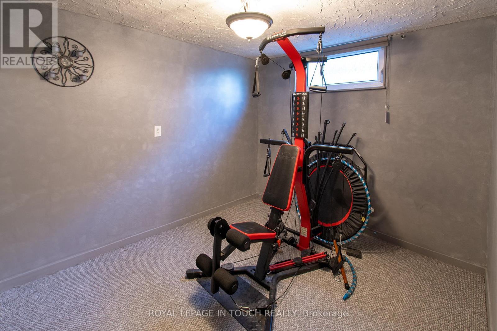 












21 ROBINS POINT ROAD

,
Tay,




Ontario
L0K2A0

