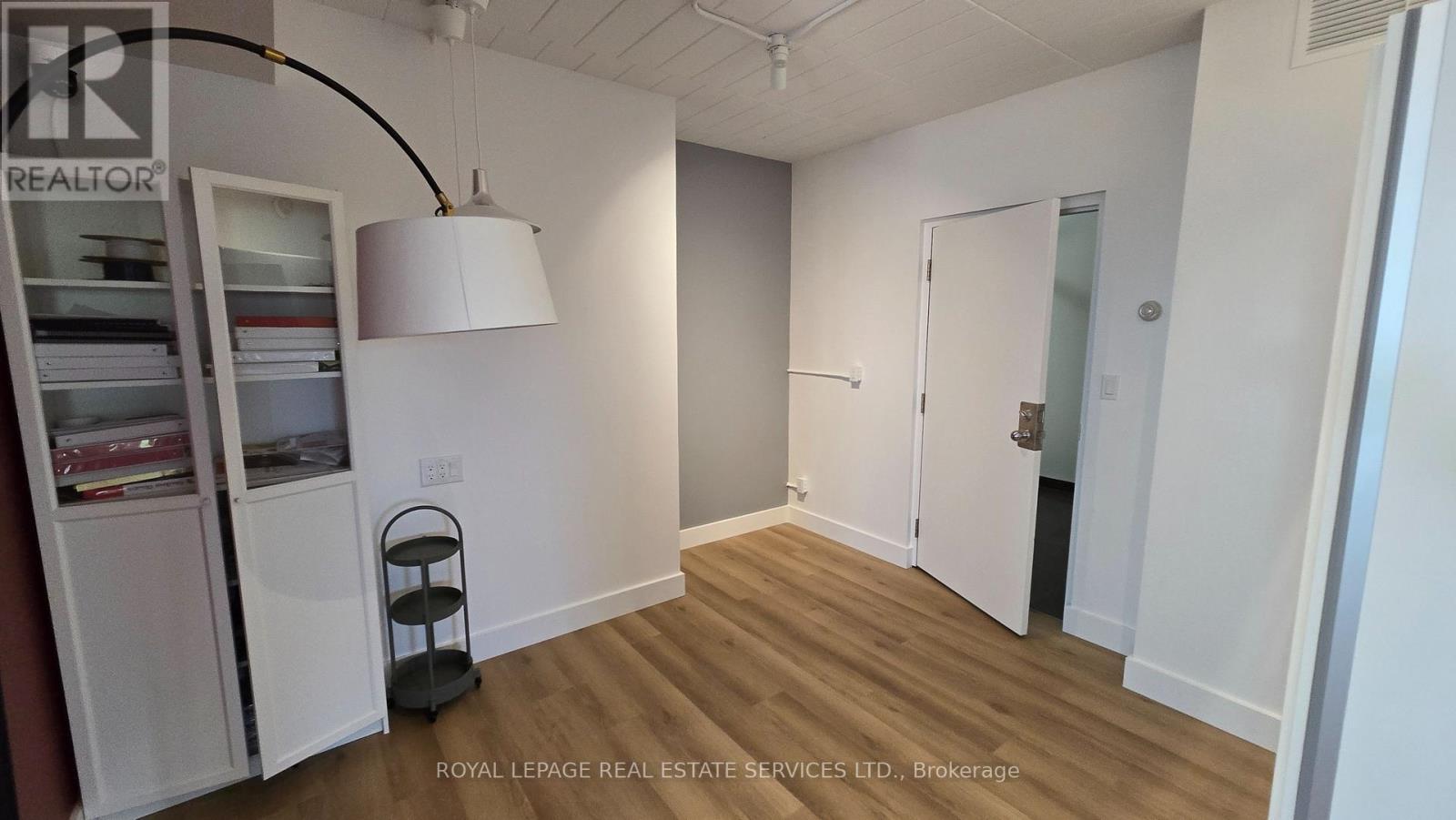 












200A - 770 BROWNS LINE

,
Toronto,




Ontario
M8W3W2

