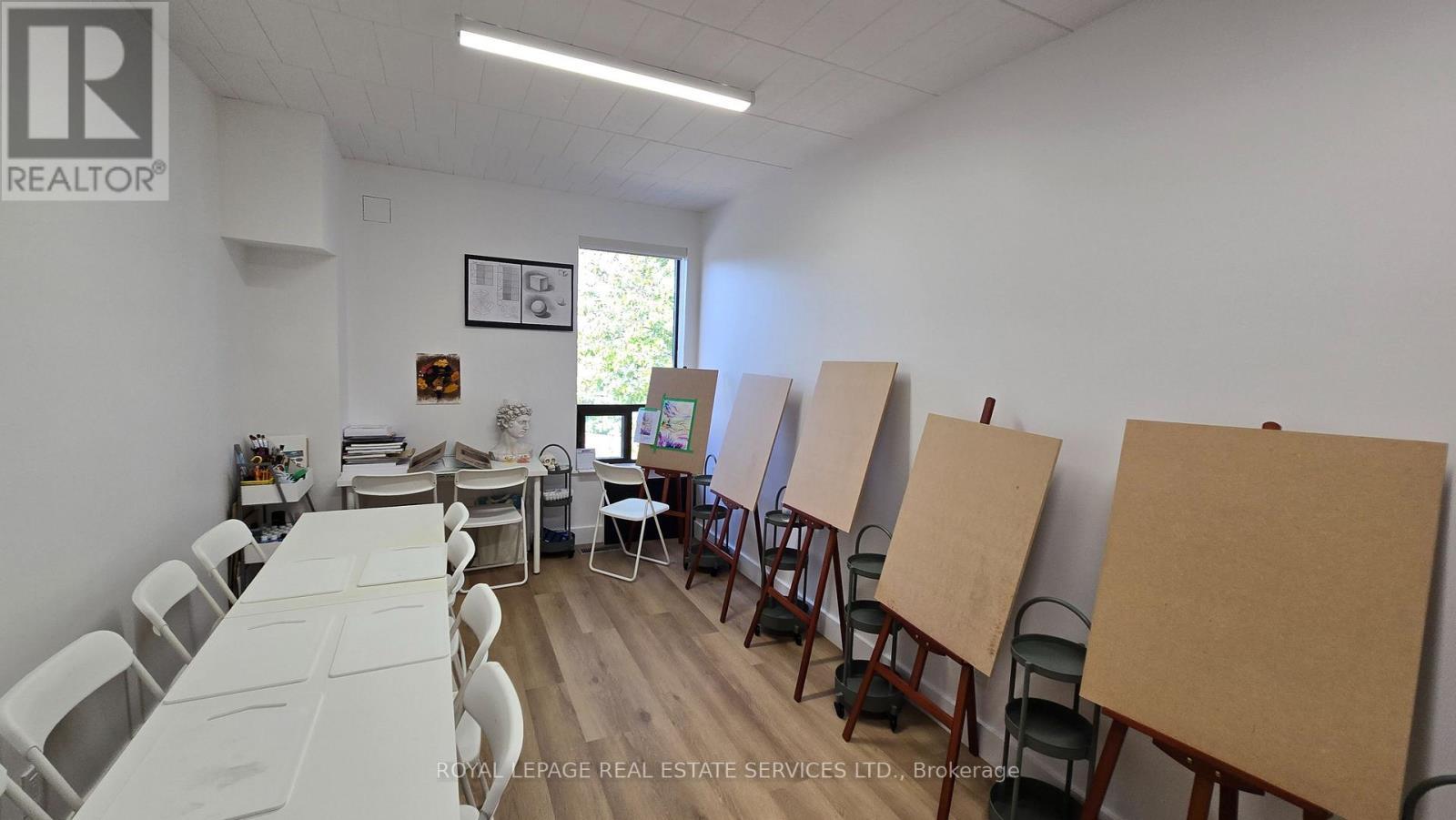 












200A - 770 BROWNS LINE

,
Toronto,




Ontario
M8W3W2

