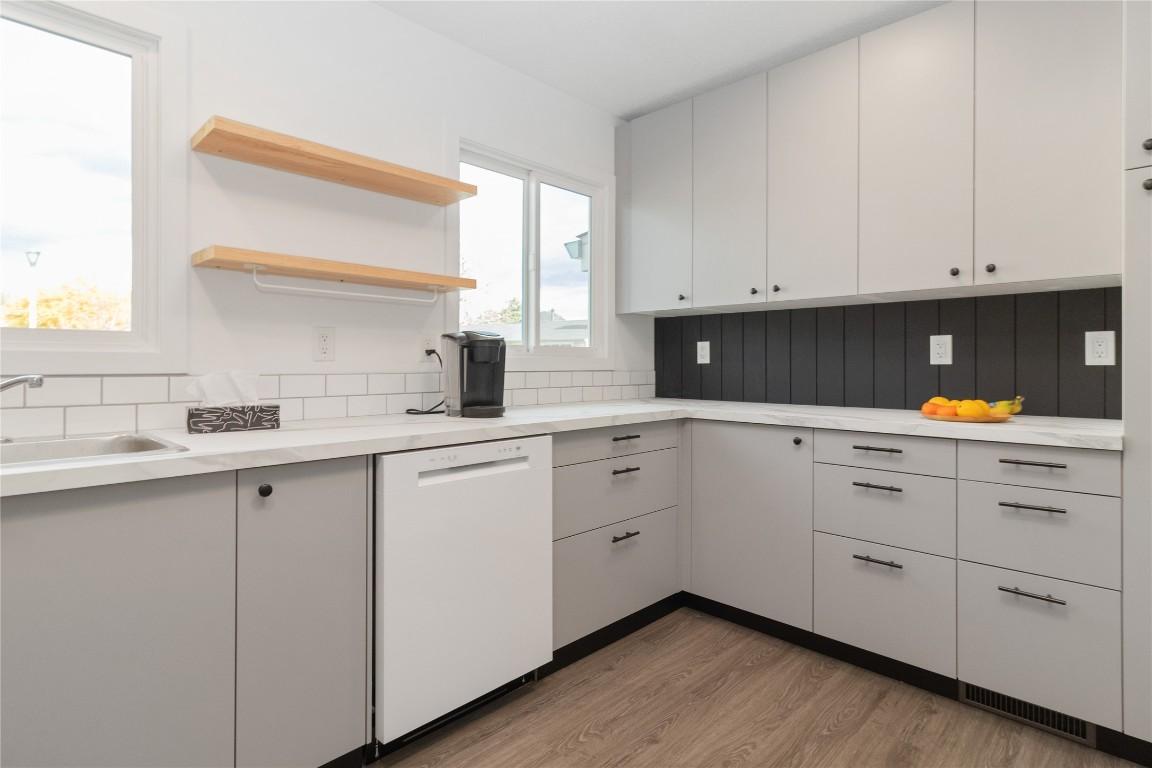 









1352


Alder

Court,
Kelowna,




BC
V1Y 3P9

