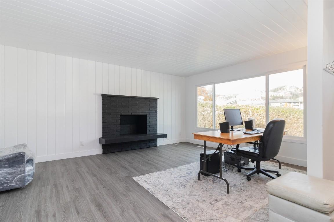 









1352


Alder

Court,
Kelowna,




BC
V1Y 3P9

