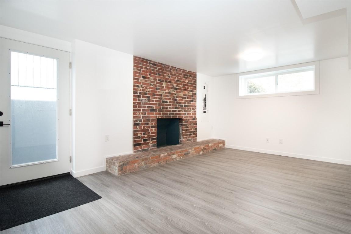 









1352


Alder

Court,
Kelowna,




BC
V1Y 3P9

