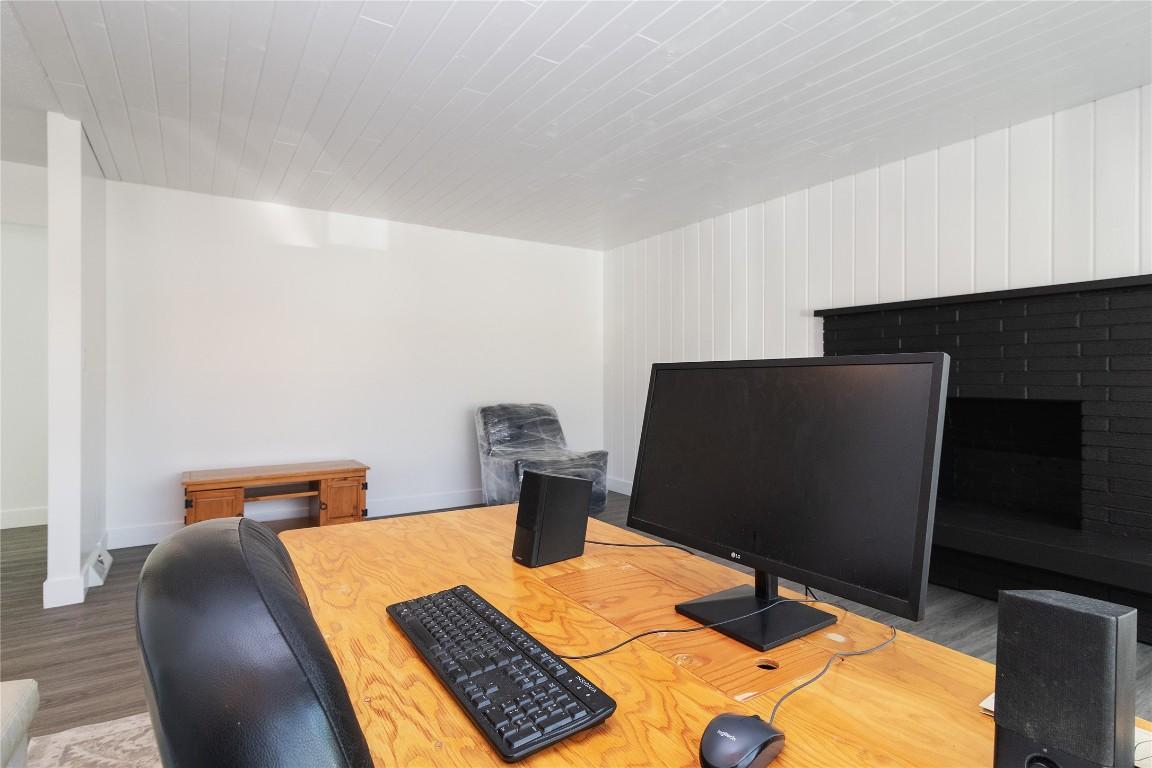 









1352


Alder

Court,
Kelowna,




BC
V1Y 3P9

