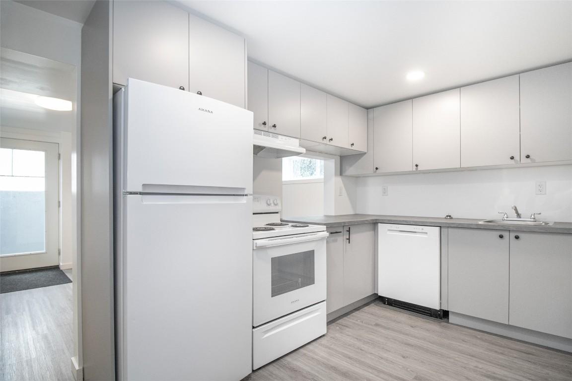 









1352


Alder

Court,
Kelowna,




BC
V1Y 3P9

