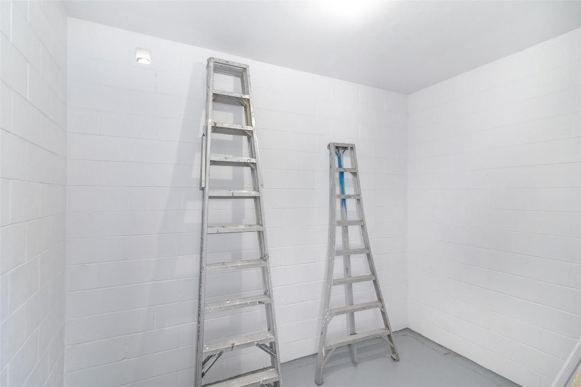 









1352


Alder

Court,
Kelowna,




BC
V1Y 3P9

