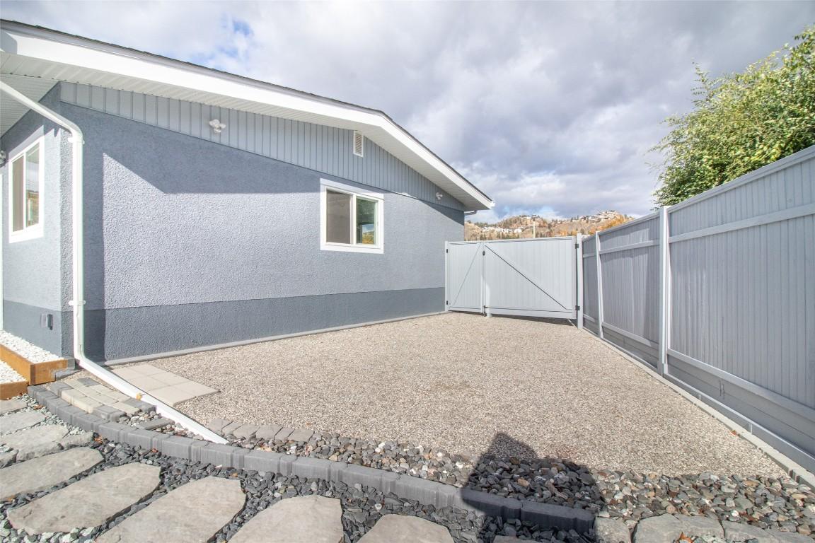 









1352


Alder

Court,
Kelowna,




BC
V1Y 3P9

