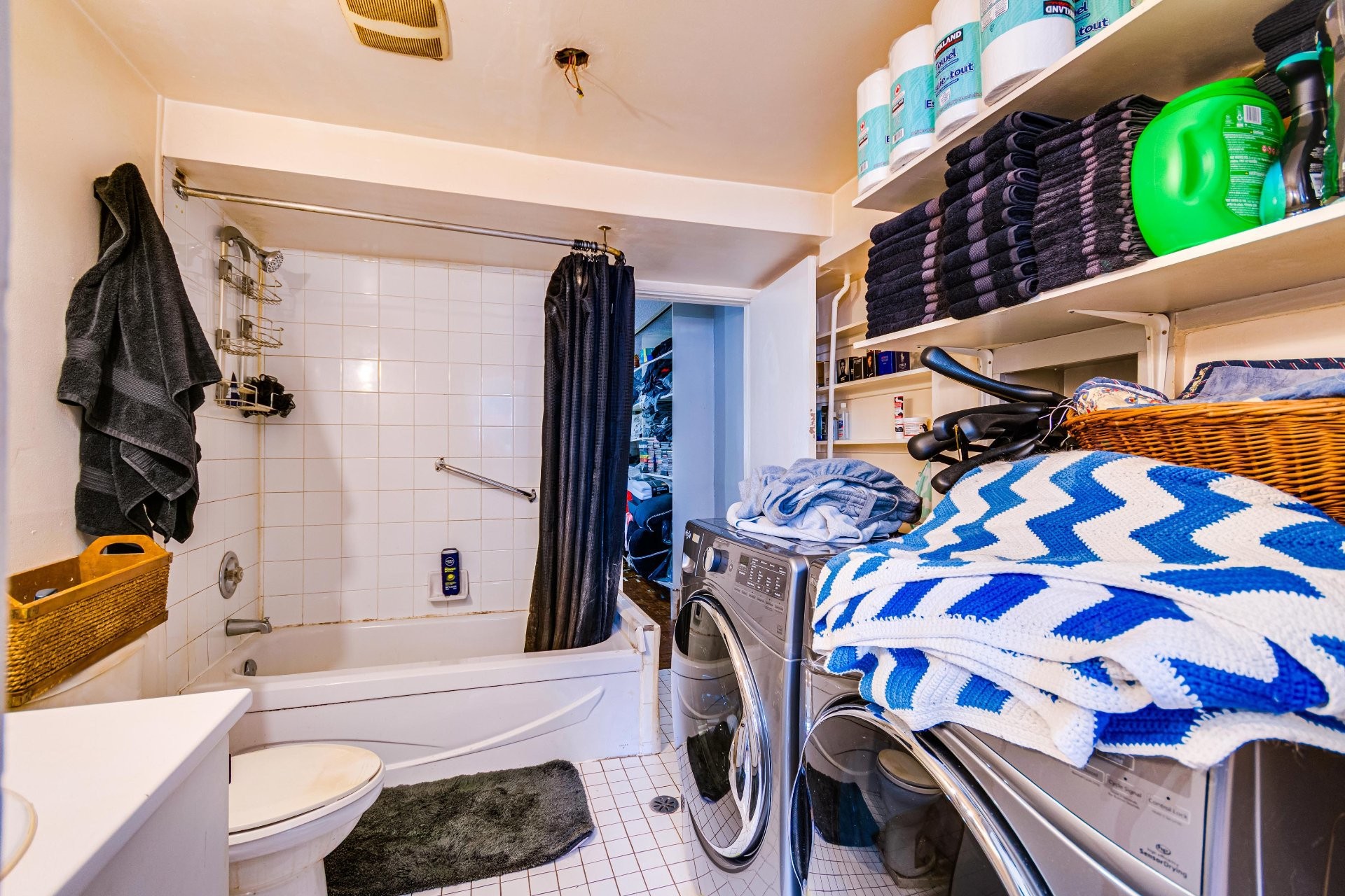 









7


Rue Montpetit

,
Gatineau (Hull),




QC
J8Y4Z6

