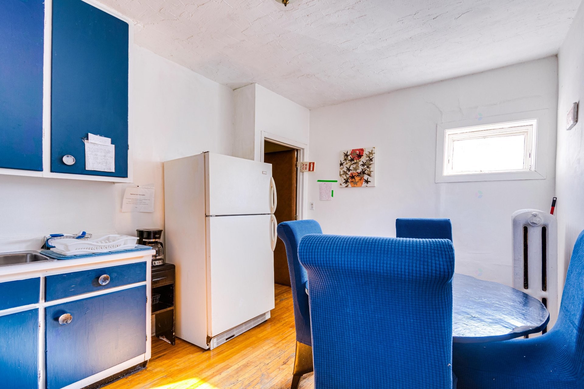 









7


Rue Montpetit

,
Gatineau (Hull),




QC
J8Y4Z6

