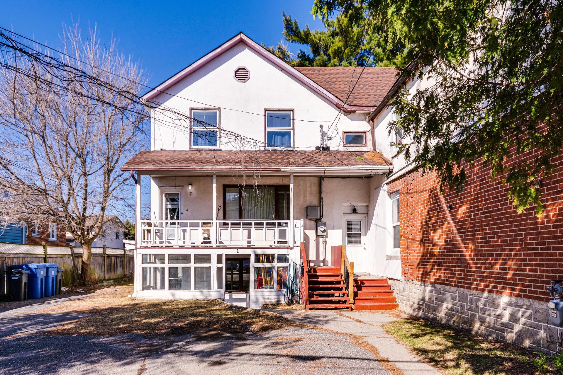 









7


Rue Montpetit

,
Gatineau (Hull),




QC
J8Y4Z6

