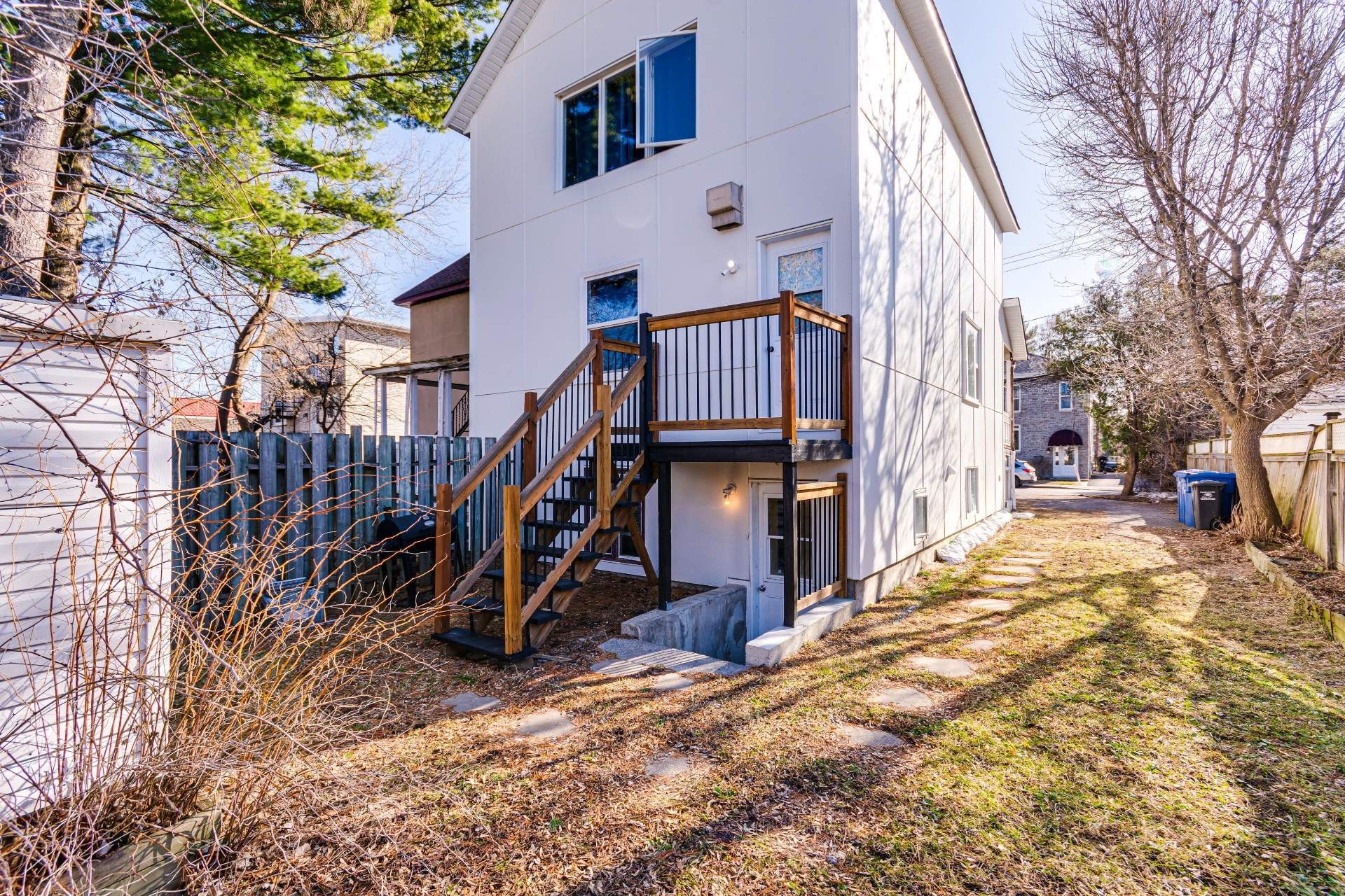 









7


Rue Montpetit

,
Gatineau (Hull),




QC
J8Y4Z6

