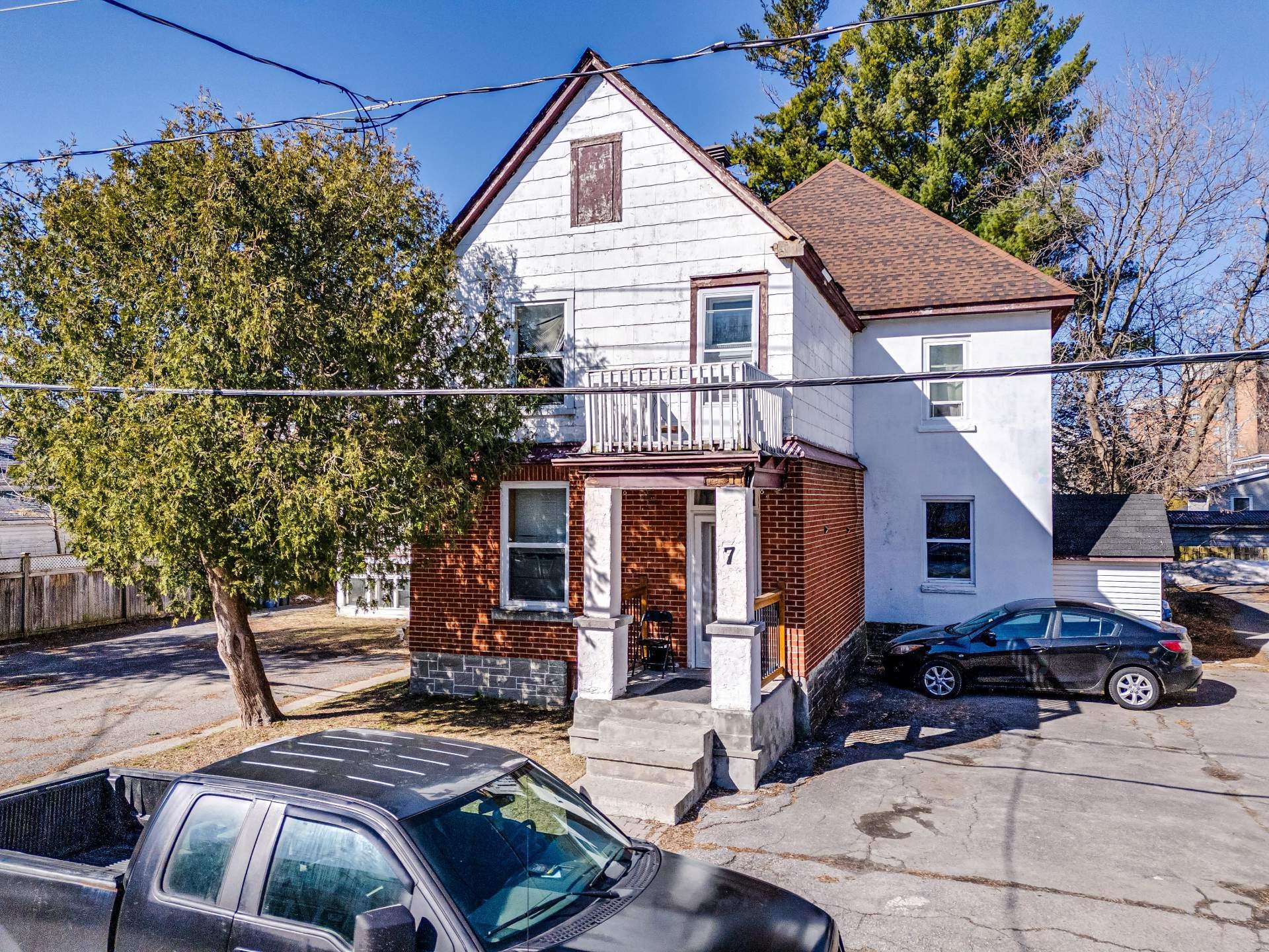 









7


Rue Montpetit

,
Gatineau (Hull),




QC
J8Y4Z6

