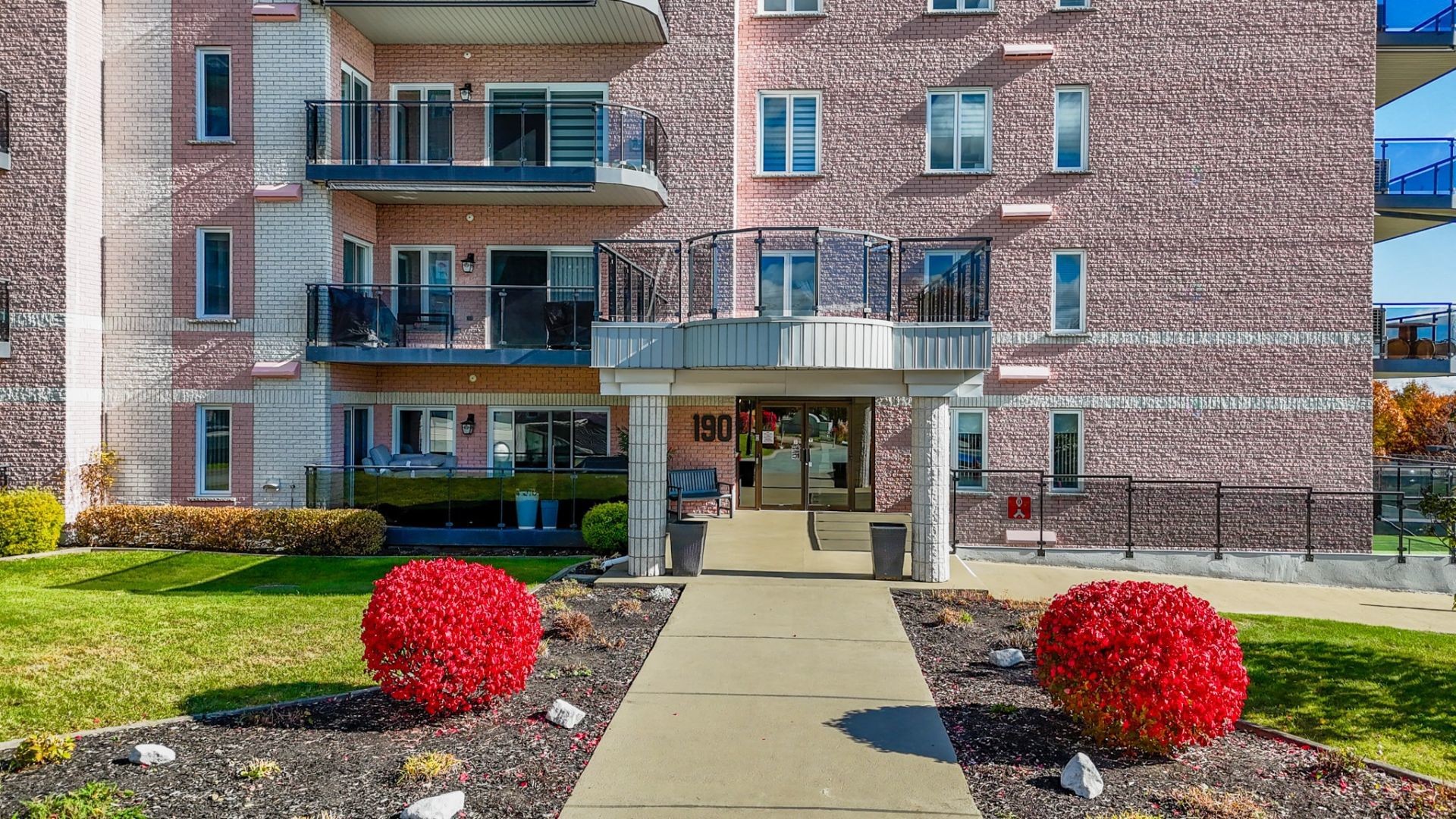 









190


Rue Don-Bosco N.

, 102,
Sherbrooke (Les Nations),




QC
J1L2G6

