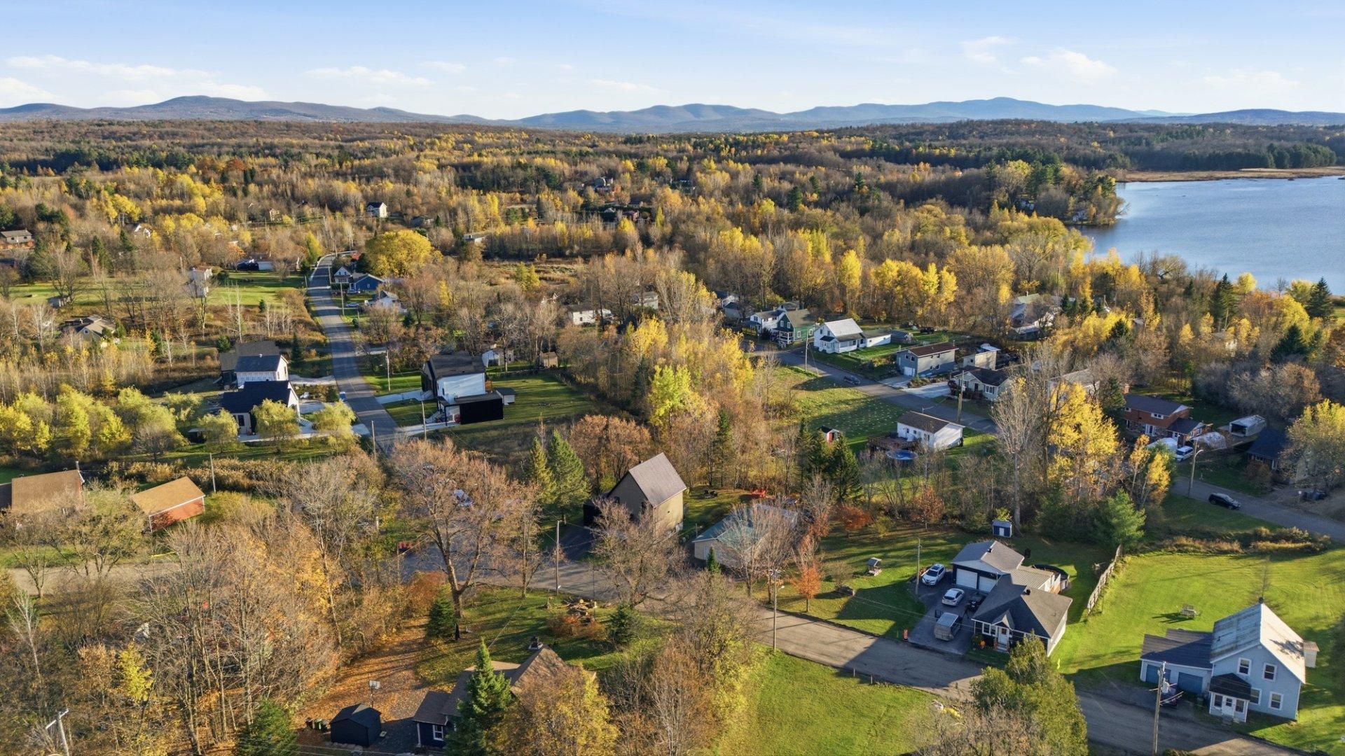 









40


Rue du Dépôt

,
Waterloo,




QC
J0E2N0

