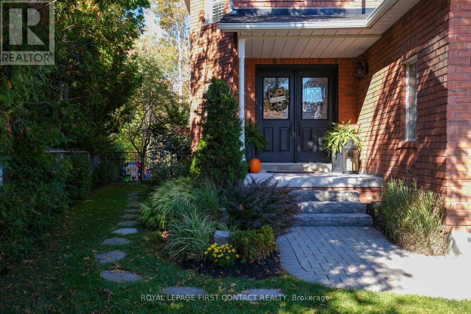 












1328 VINCENT CRESCENT

,
Innisfil,




Ontario
L9S1Z8

