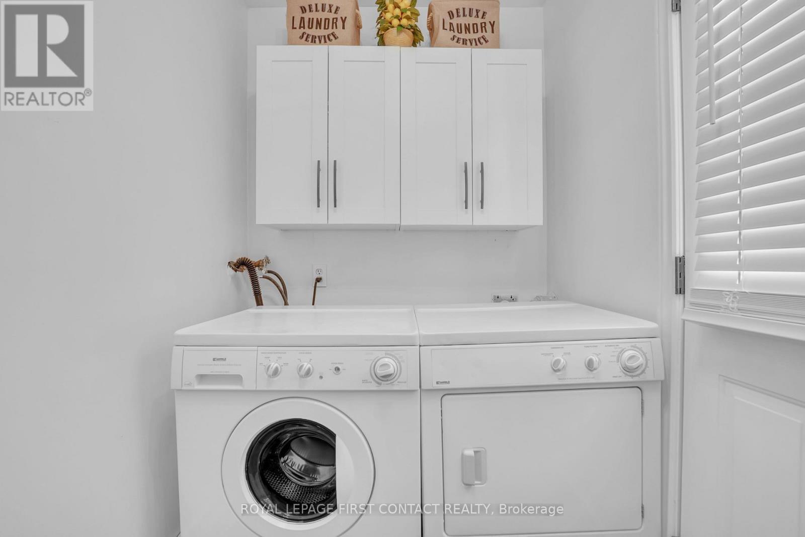 












1328 VINCENT CRESCENT

,
Innisfil,




Ontario
L9S1Z8

