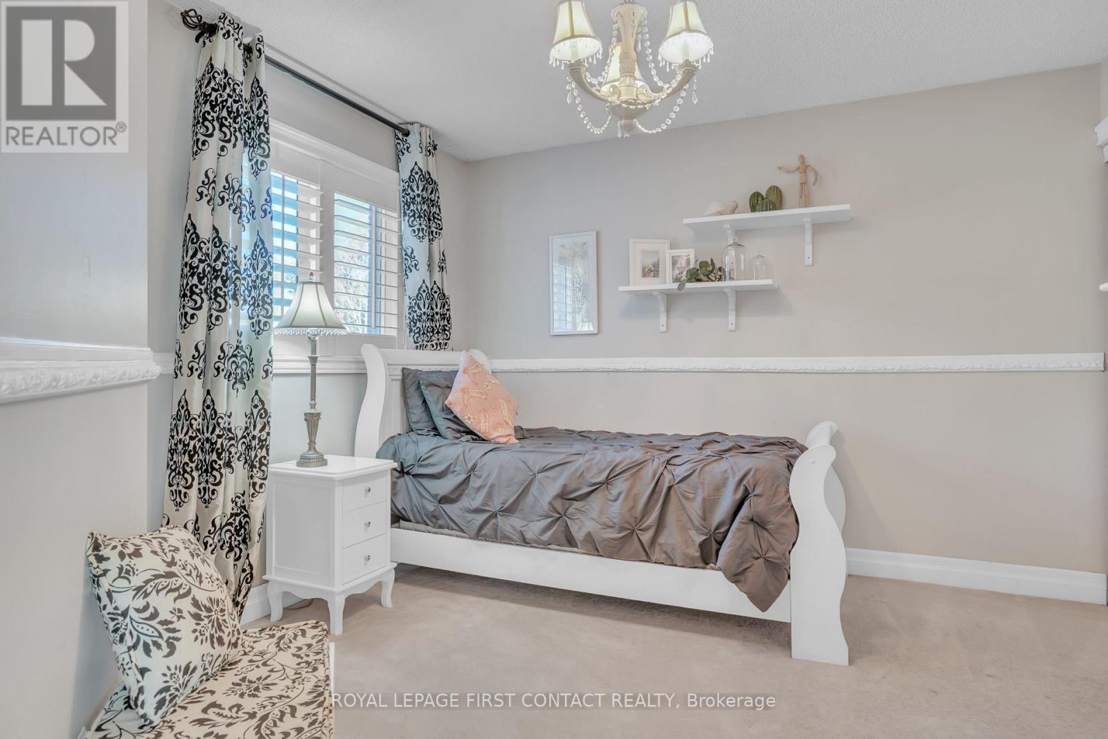 












1328 VINCENT CRESCENT

,
Innisfil,




Ontario
L9S1Z8

