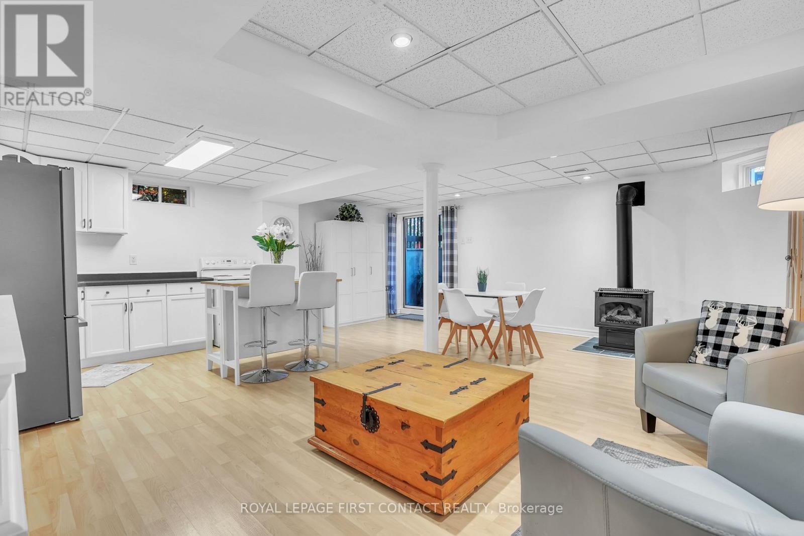 












1328 VINCENT CRESCENT

,
Innisfil,




Ontario
L9S1Z8

