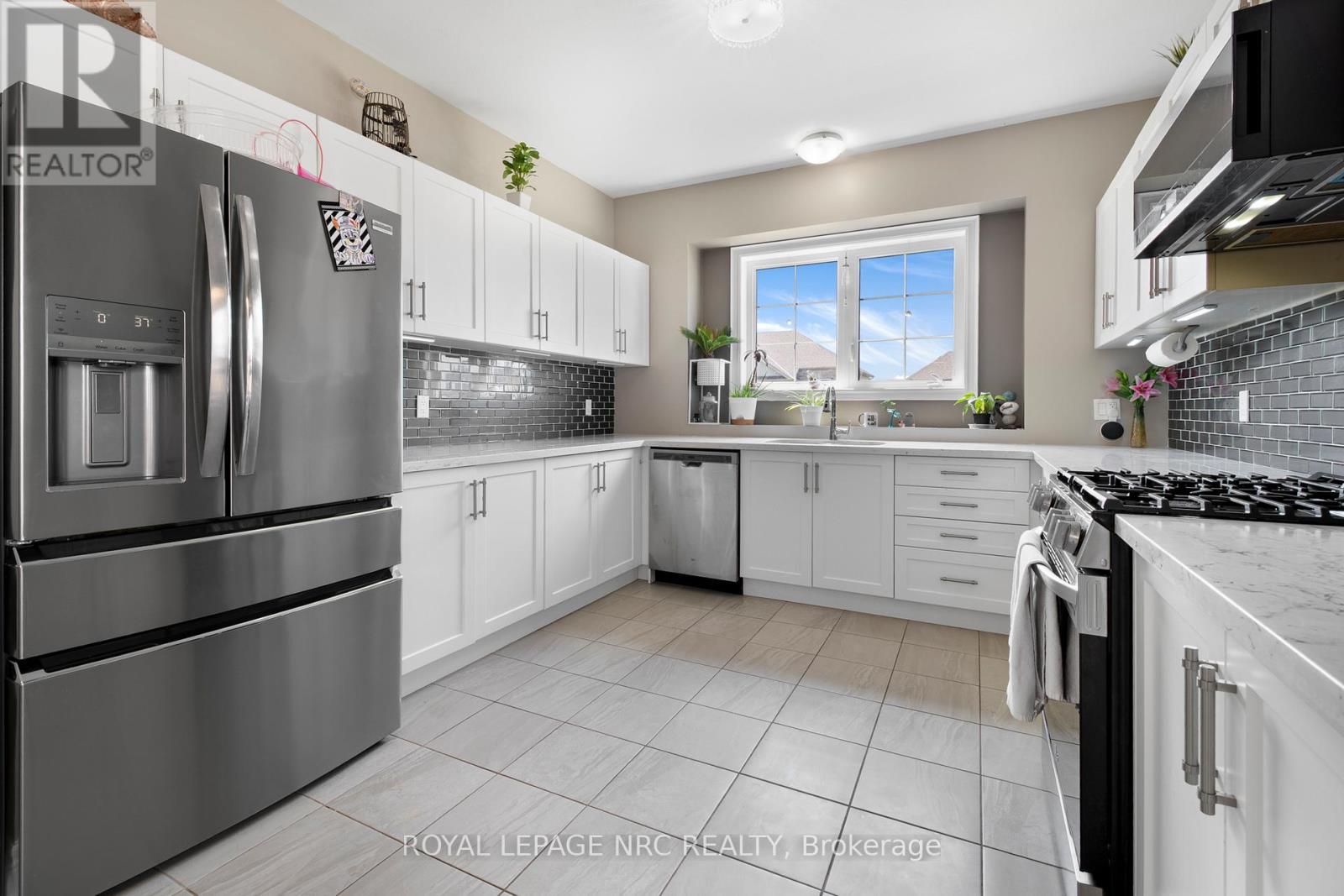 












396 BRADY COURT

,
Fort Erie (Lakeshore),




Ontario
L2A1N1

