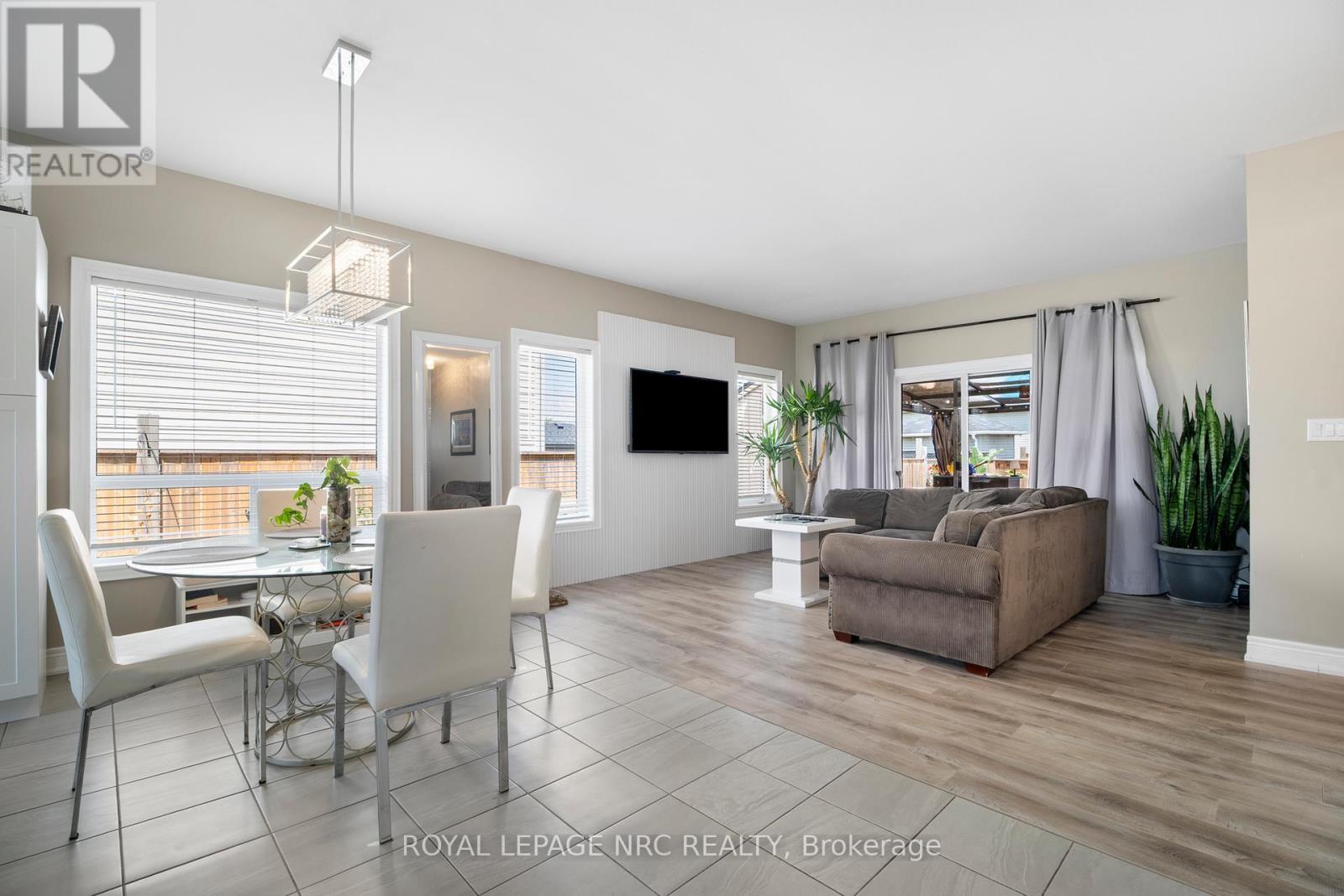 












396 BRADY COURT

,
Fort Erie (Lakeshore),




Ontario
L2A1N1

