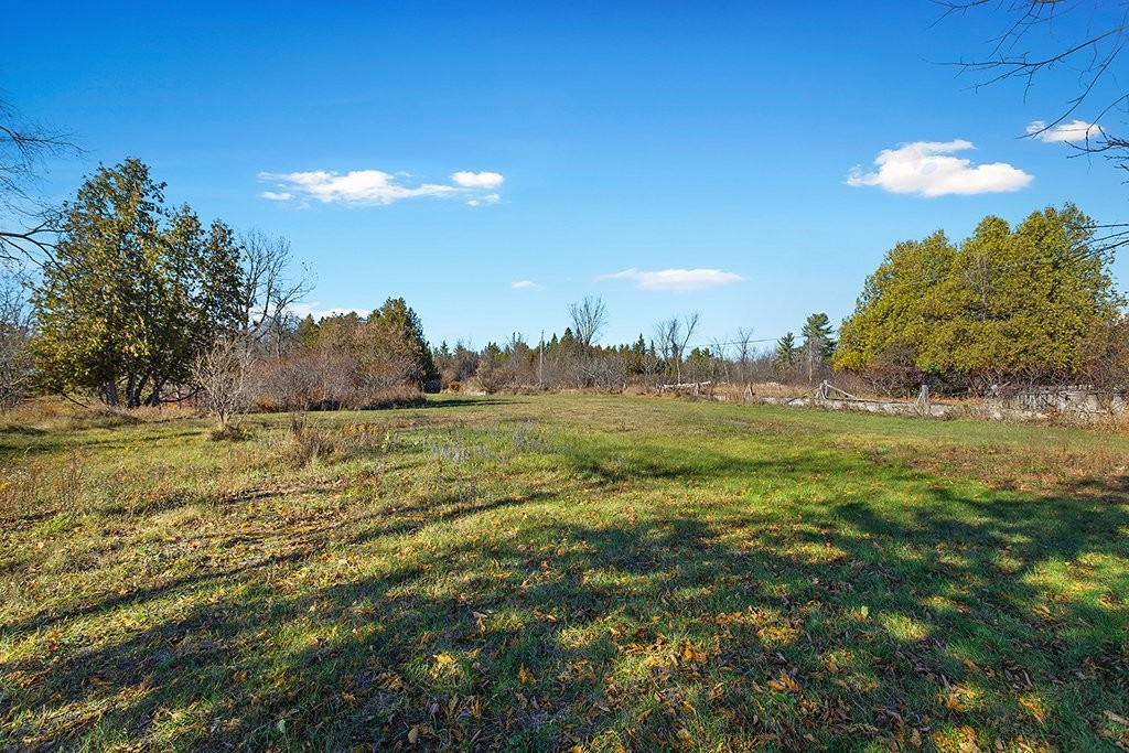 









1111


Ch. de la Pointe-Indienne

,
Pontiac,







QC
J0X2V0

