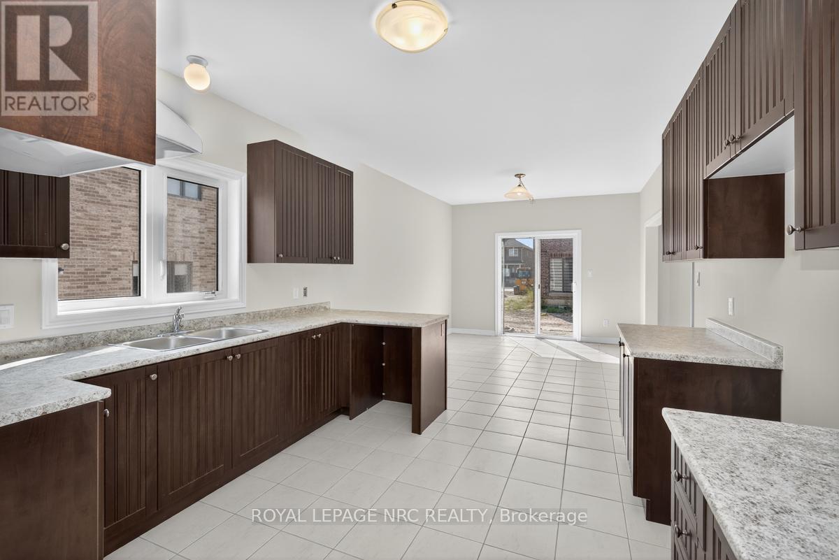 












49 HUNTSWORTH AVENUE

,
Thorold (Thorold Downtown),




Ontario
L2V0N2

