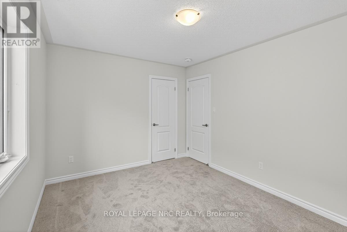 












49 HUNTSWORTH AVENUE

,
Thorold (Thorold Downtown),




Ontario
L2V0N2

