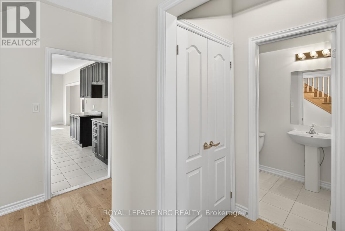 












49 HUNTSWORTH AVENUE

,
Thorold (Thorold Downtown),




Ontario
L2V0N2

