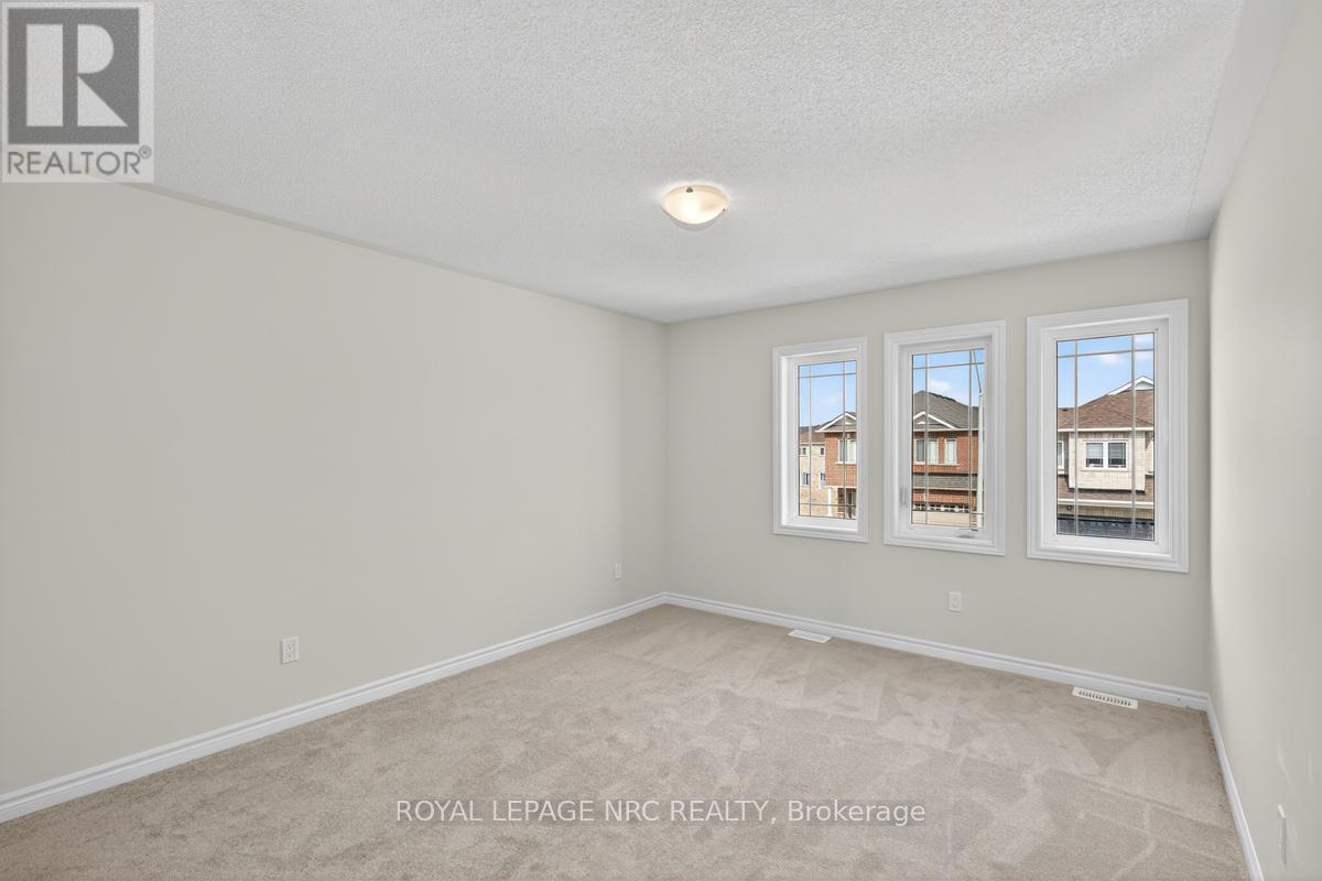 












49 HUNTSWORTH AVENUE

,
Thorold (Thorold Downtown),




Ontario
L2V0N2

