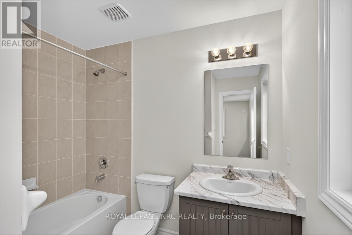 












49 HUNTSWORTH AVENUE

,
Thorold (Thorold Downtown),




Ontario
L2V0N2

