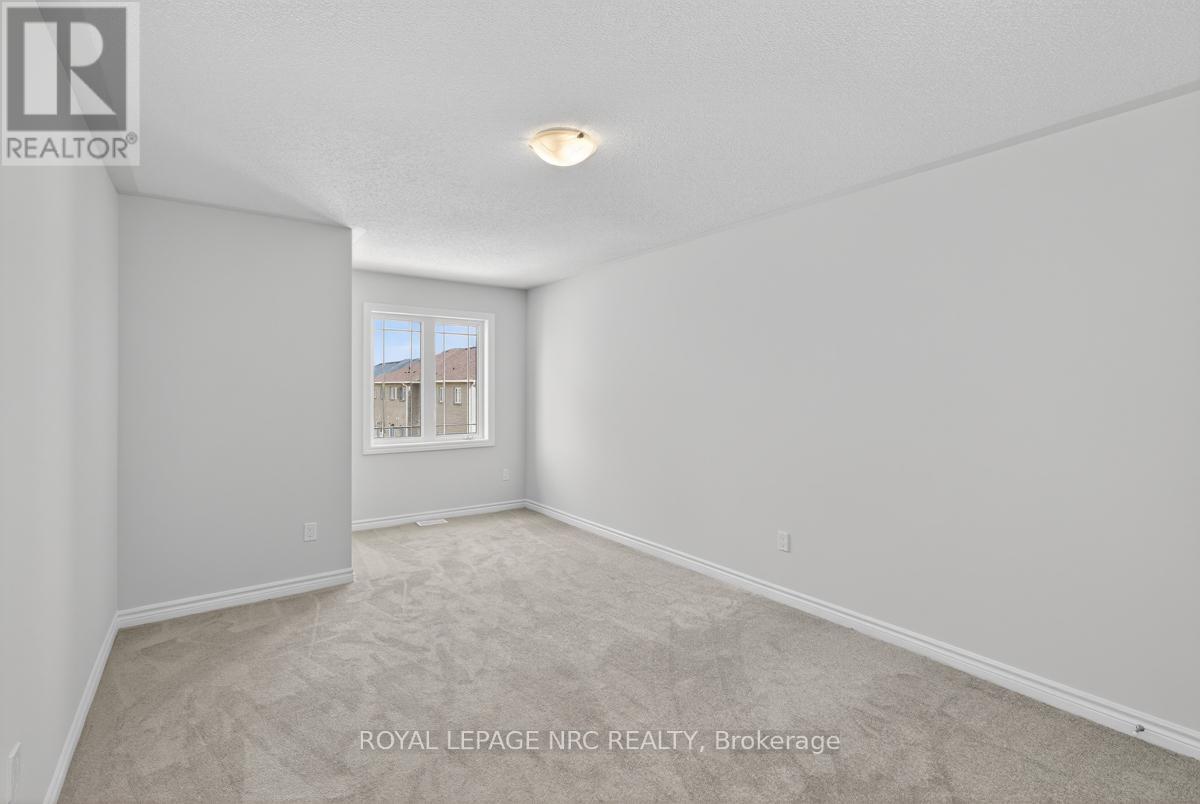 












49 HUNTSWORTH AVENUE

,
Thorold (Thorold Downtown),




Ontario
L2V0N2

