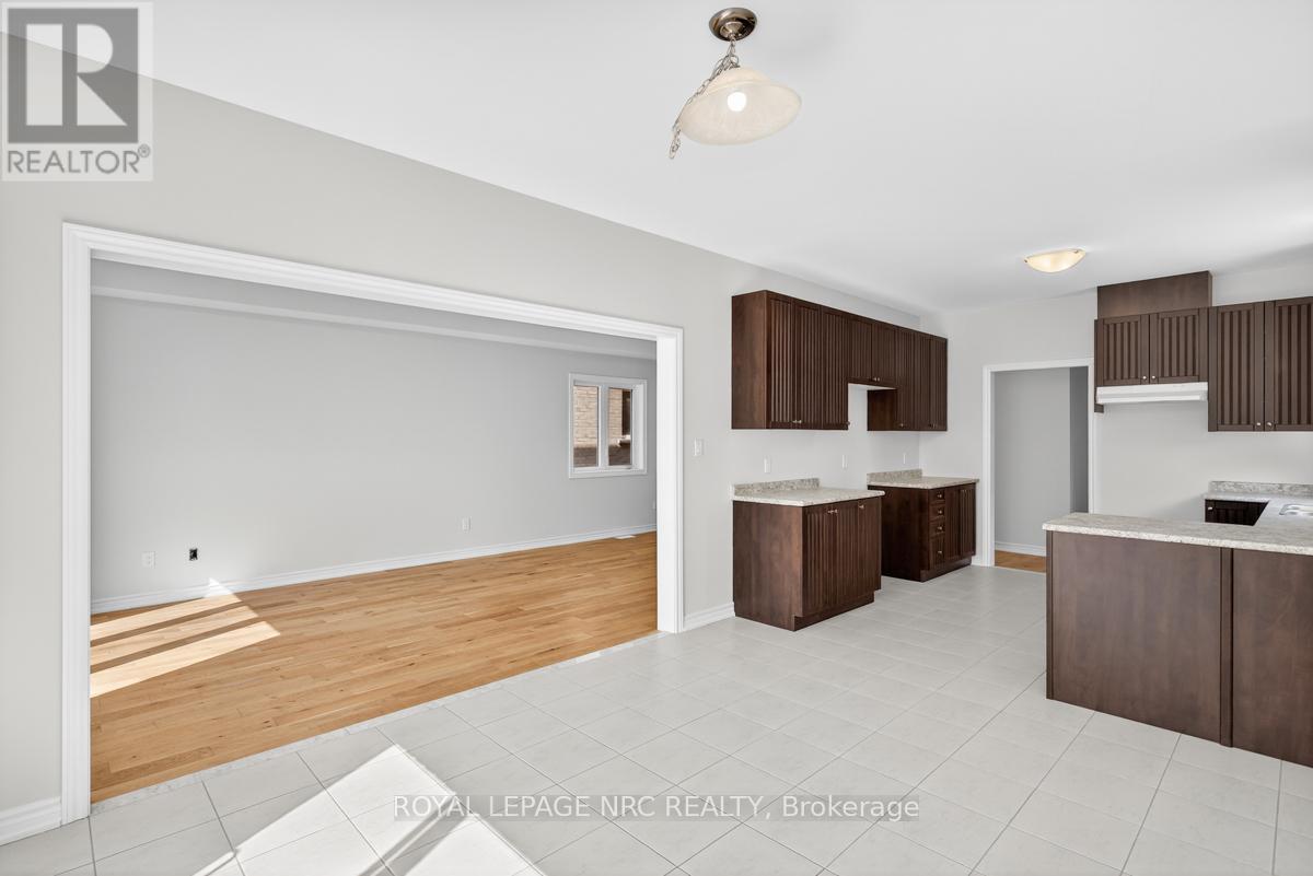 












49 HUNTSWORTH AVENUE

,
Thorold (Thorold Downtown),




Ontario
L2V0N2

