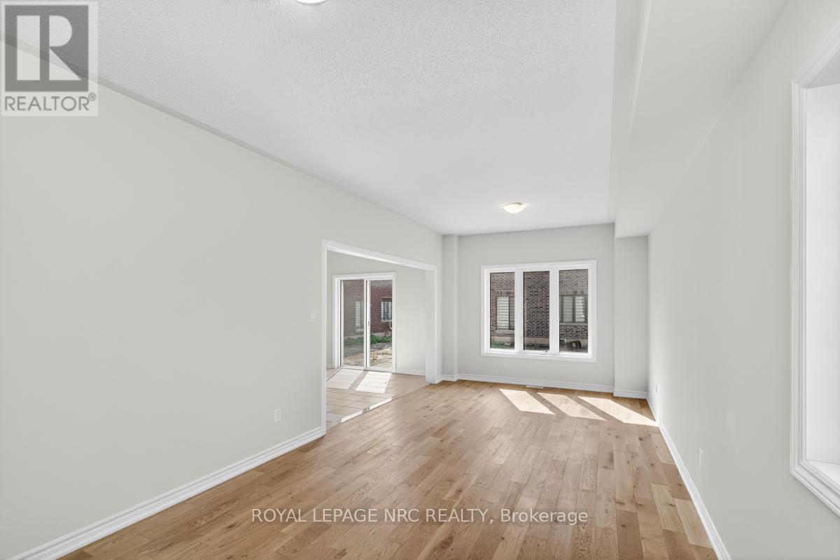 












49 HUNTSWORTH AVENUE

,
Thorold (Thorold Downtown),




Ontario
L2V0N2

